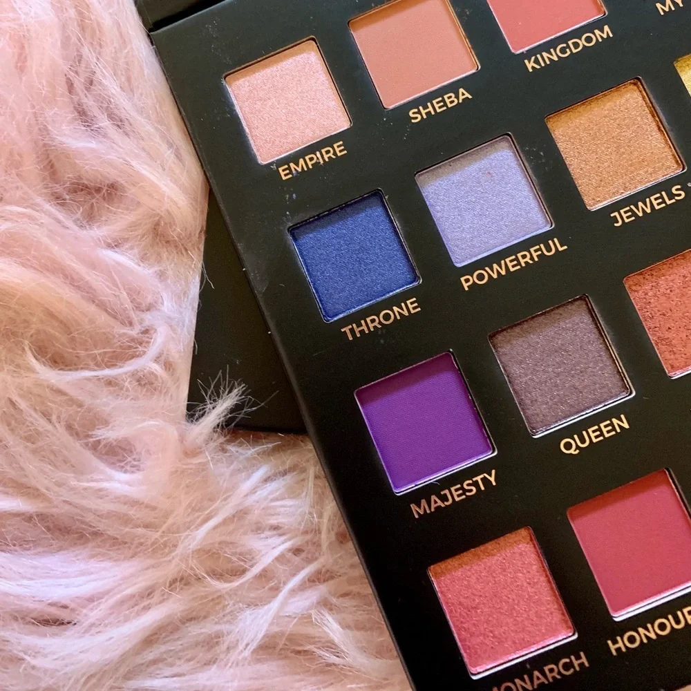🎉HP🎉 New Eloise The Queen Eyeshadow Palette